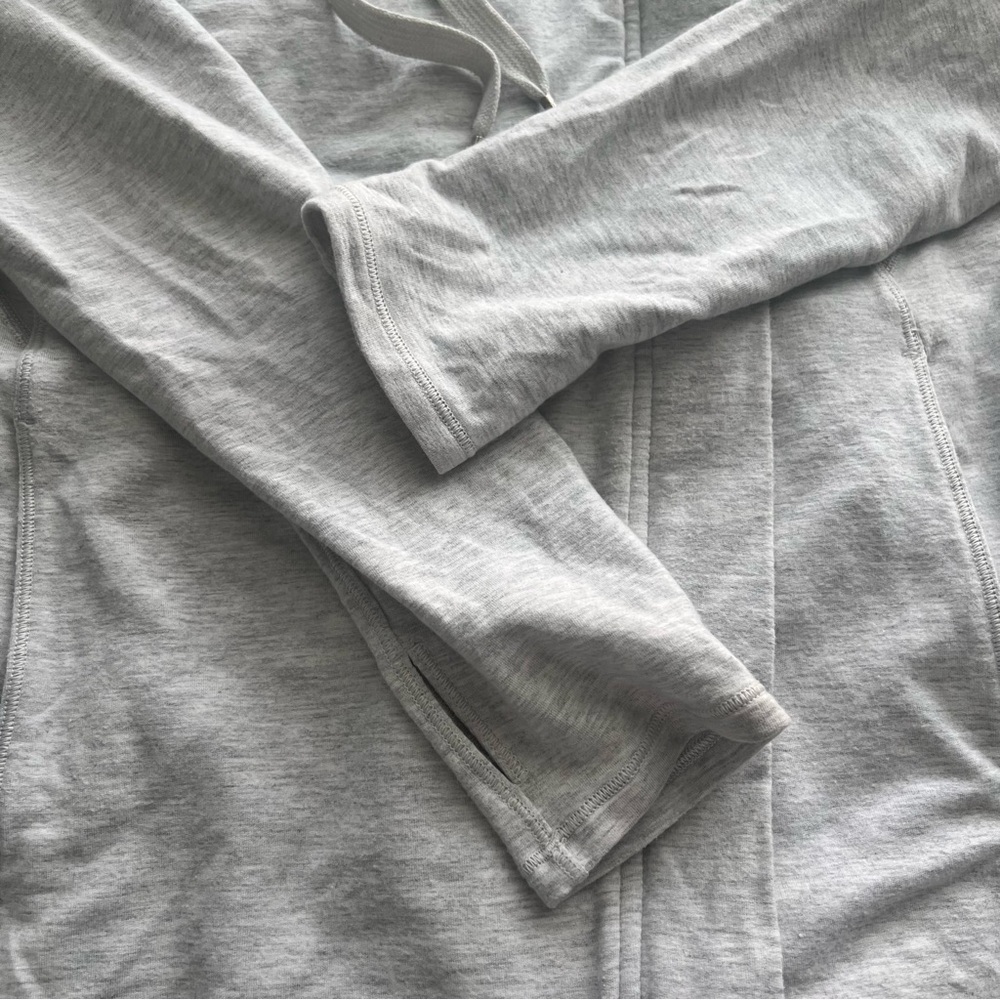 Lululemon Coast Easy Wrap Heathered Core Ultra Light Grey - Picture 6 of 8